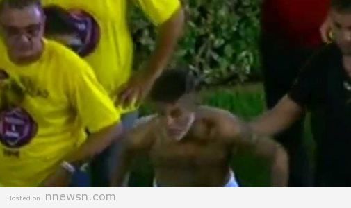 Neymar giving his clothes to the fans